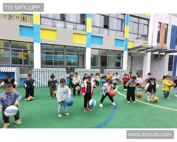 幼儿园小朋友们快乐拍篮球的精彩瞬间记录与成长故事分享